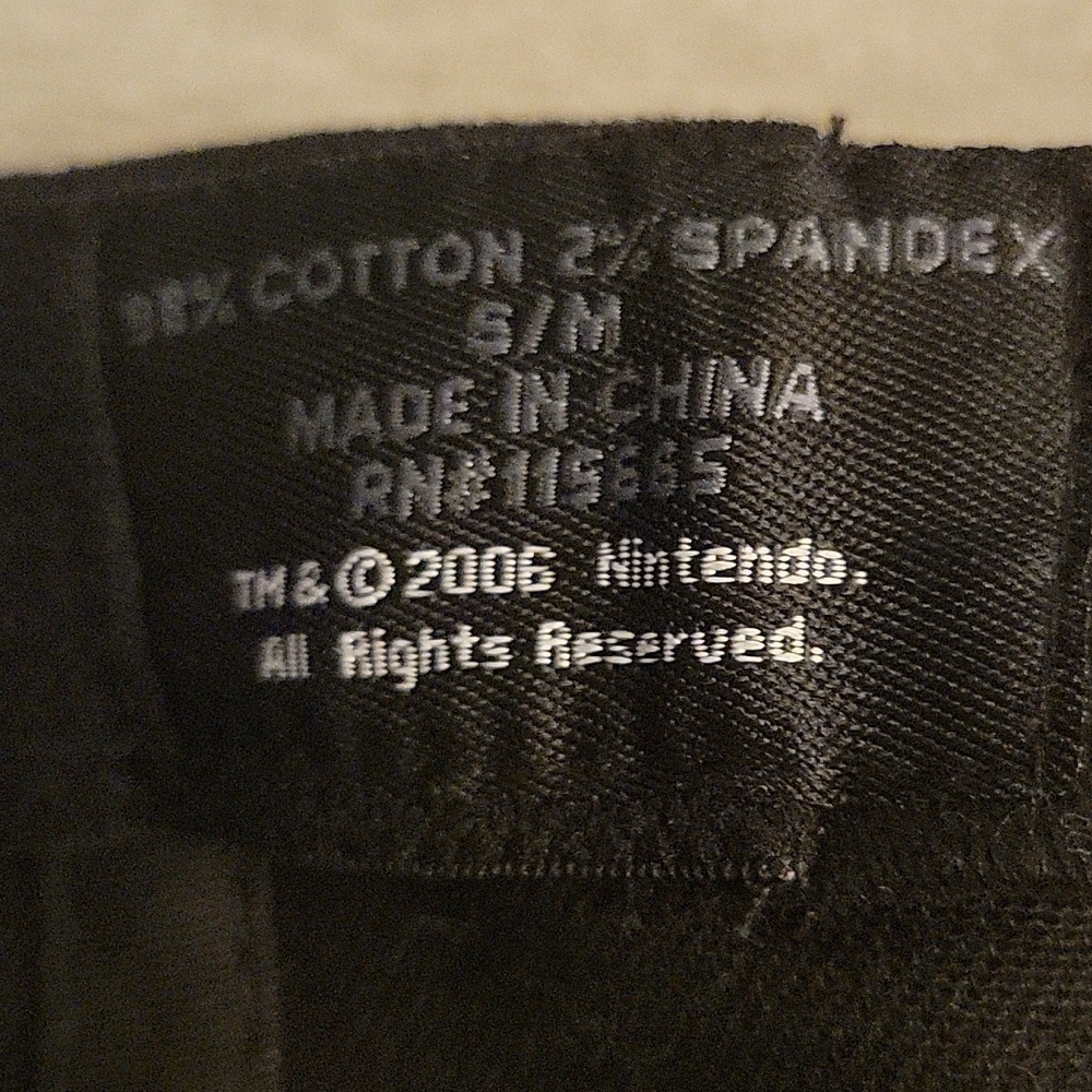 NINTENDO black cotton hat cap. Features a NES controller. Size S/M. - Picture 5 of 5